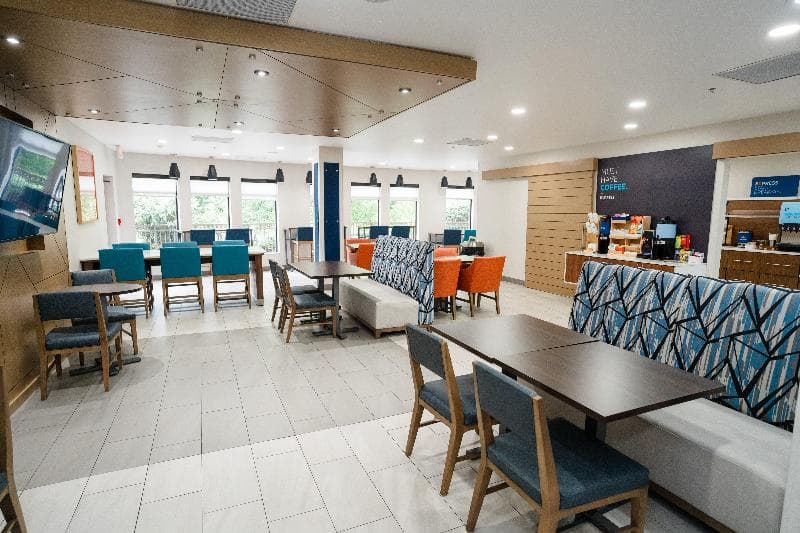 Holiday Inn Express Hotel & Suites Kodak East Sevi 2