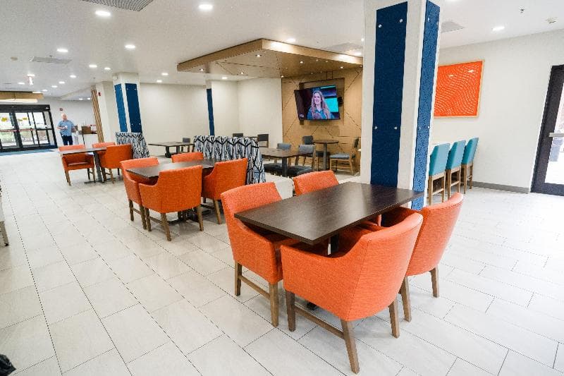 Holiday Inn Express Hotel & Suites Kodak East Sevi 5