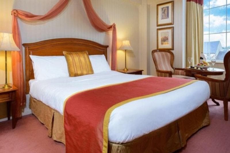 River Island Hotel 4
