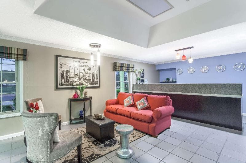 Super 8 By Wyndham Kingston 4