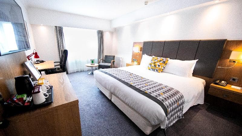 Holiday Inn Kenilworth-Warwick 2