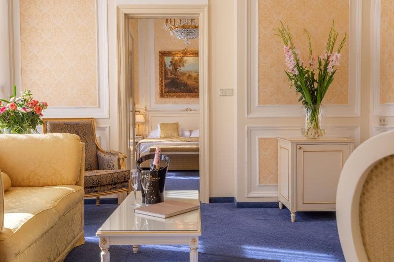Savoy Westend Hotel 5