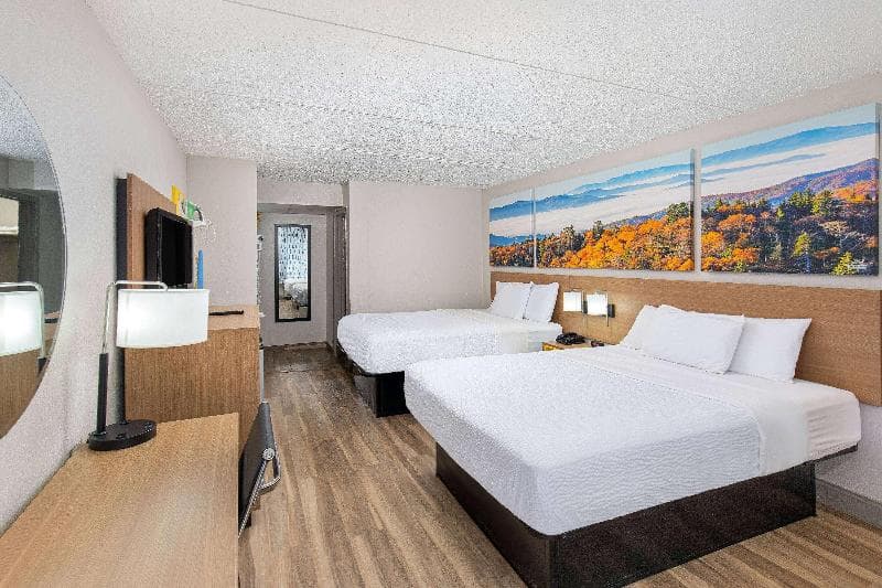 Days Inn by Wyndham Knoxville North 4