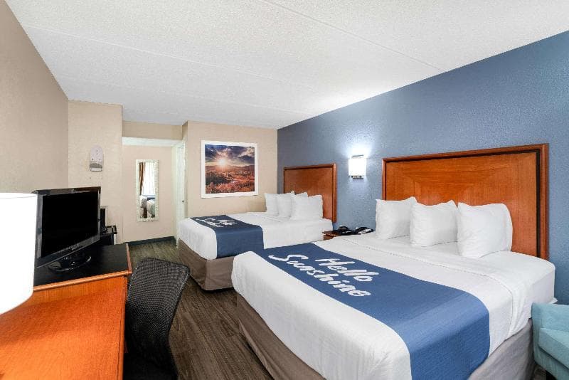 Days Inn by Wyndham Knoxville North 5