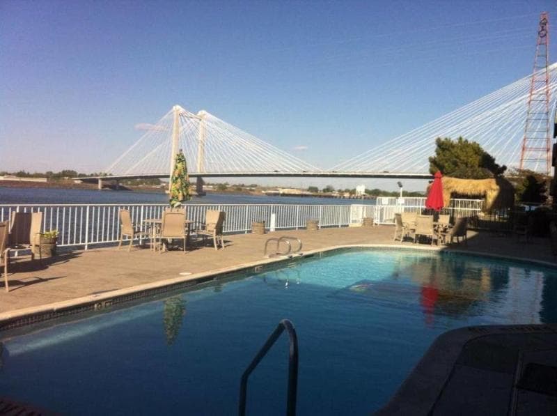Clover Island Inn photo 1