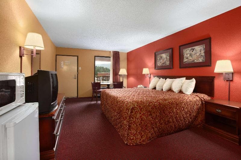 Days Inn By Wyndham Harriman 5