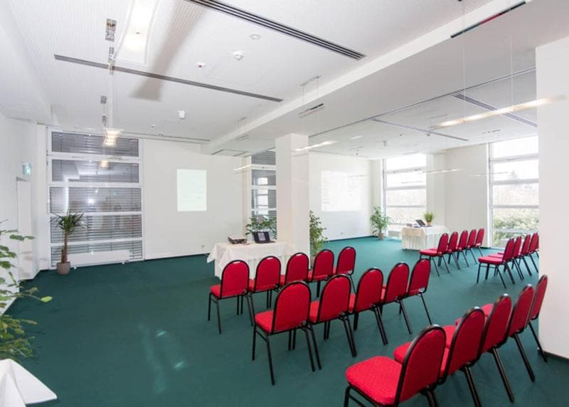 Hasserder Burghotel main