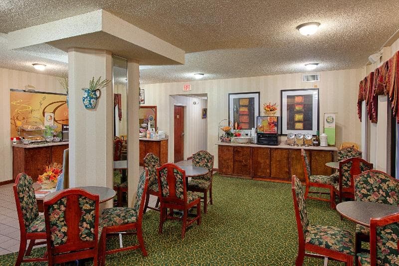 Red Roof Inn Kingsland 5