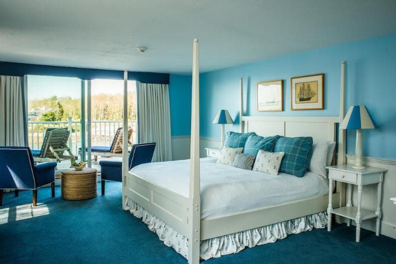The Breakwater Inn 5
