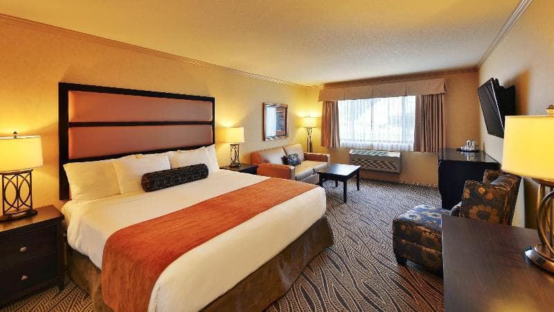 Prestige Inn Golden photo 1