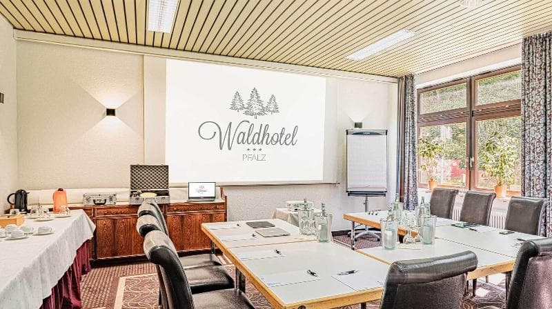 Waldhotel Eisenberg main