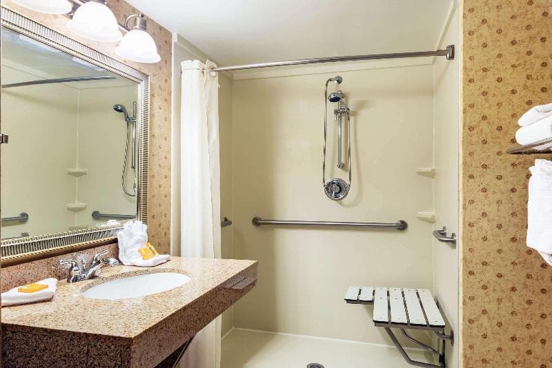 La Quinta Inn & Suites by Wyndham Kennewick 5