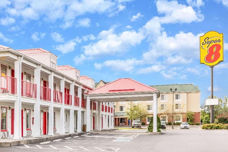 Super 8 By Wyndham Clinton 4