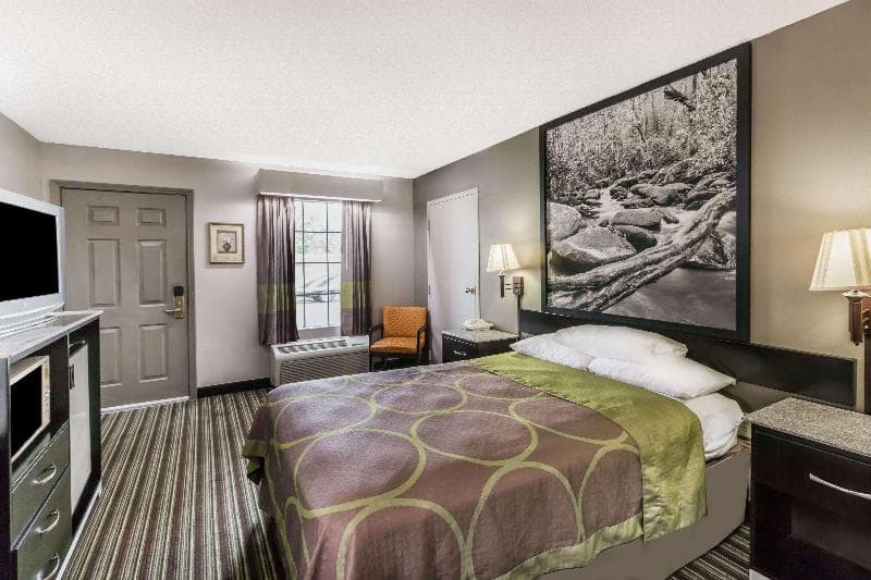 Super 8 By Wyndham Clinton 5