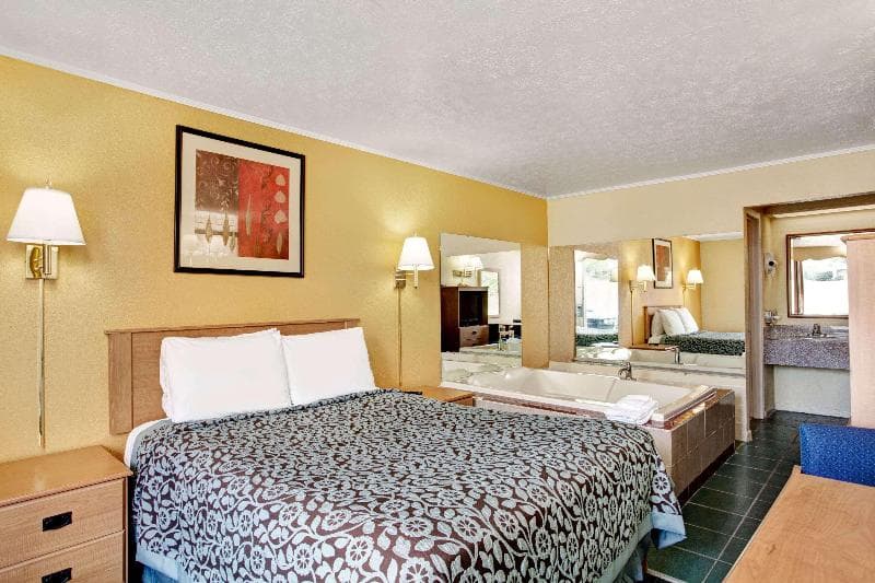 Days Inn By Wyndham Knoxville West 3
