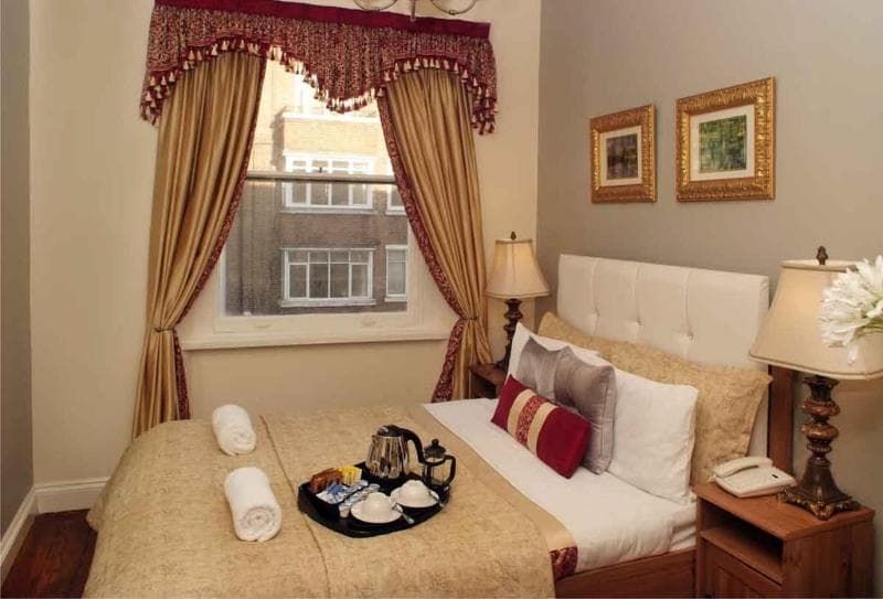 Piccolino Hyde Park Hotel 5