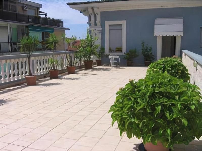 Hotel Garden 5