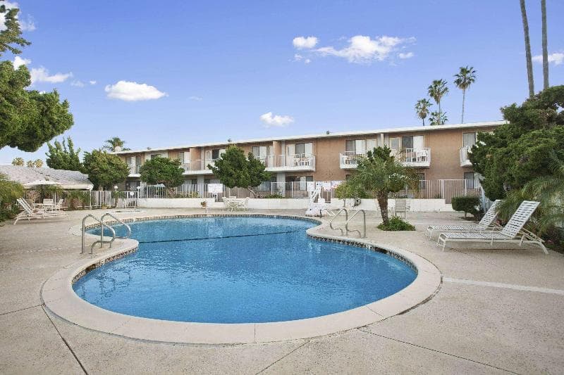 Ramada by Wyndham Torrance 3