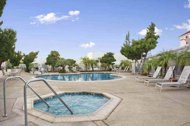 Ramada by Wyndham Torrance 2