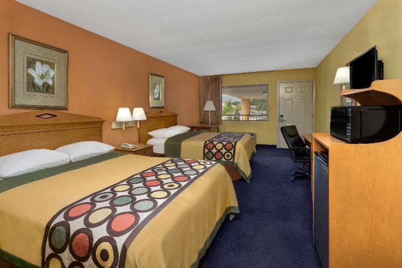Super 8 By Wyndham Breaux Bridge photo 1