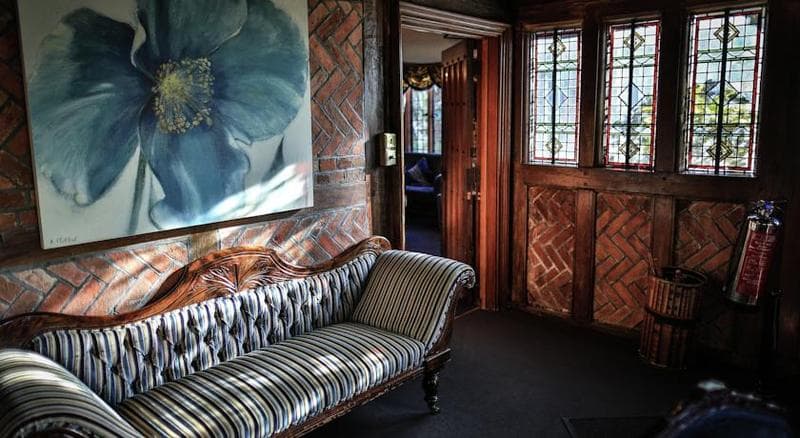 Langshott Manor 5