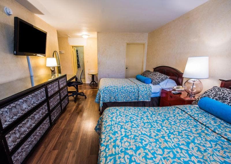 Hollywood Downtowner Inn 3