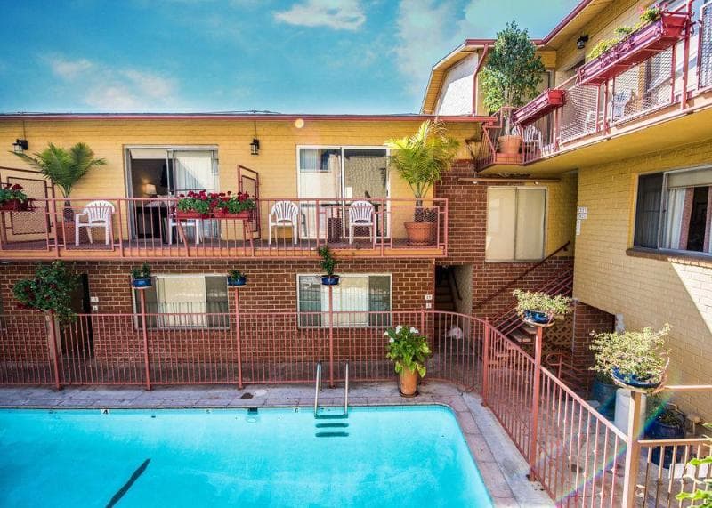 Hollywood Downtowner Inn 4