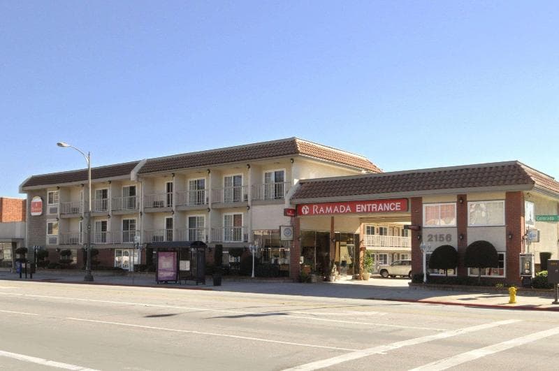Ramada by Wyndham Pasadena photo 1