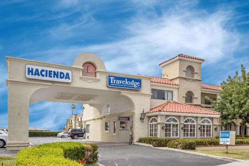 Travelodge By Wyndham Costa Mesa Newport Beach photo 1