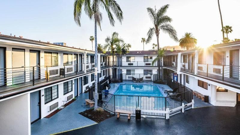 Sunset West Hotel, SureStay Collection By Best Western photo 1