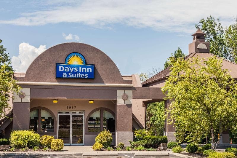Days Inn & Suites By Wyndham Lexington 1