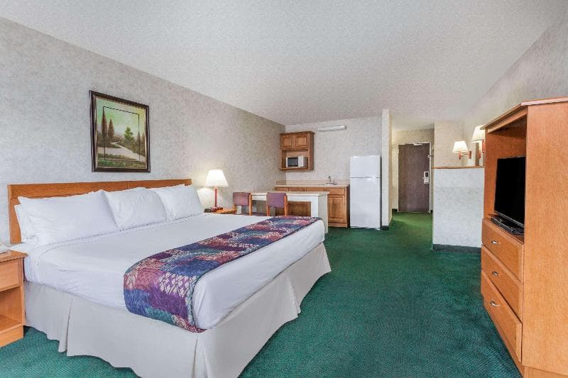 Days Inn & Suites By Wyndham Lexington 4