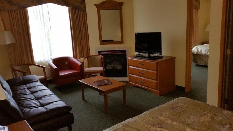 Palace Inn & Suites photo 1