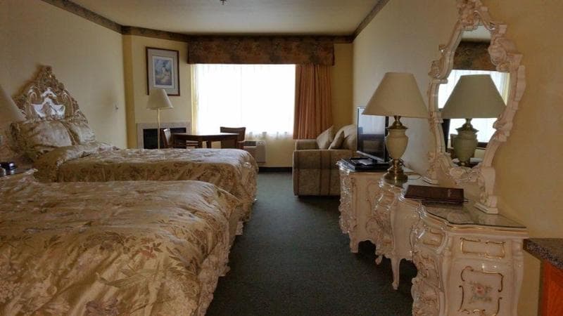 Palace Inn & Suites 3