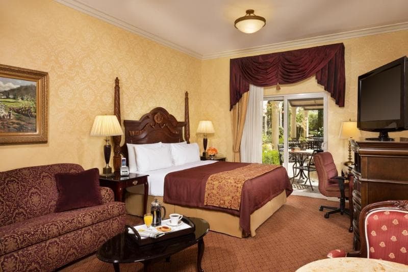 Ayres Hotel Seal Beach 4