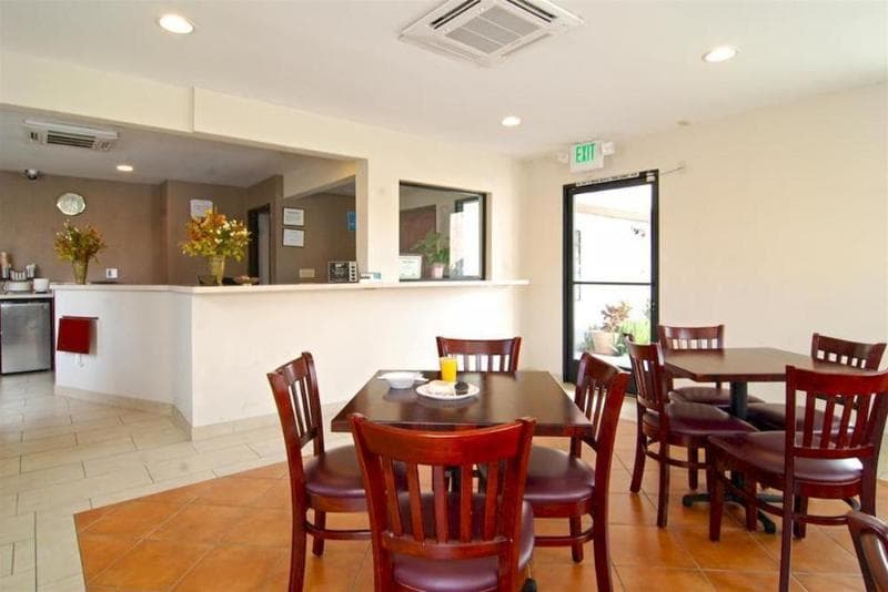 Chariot Inn photo 1