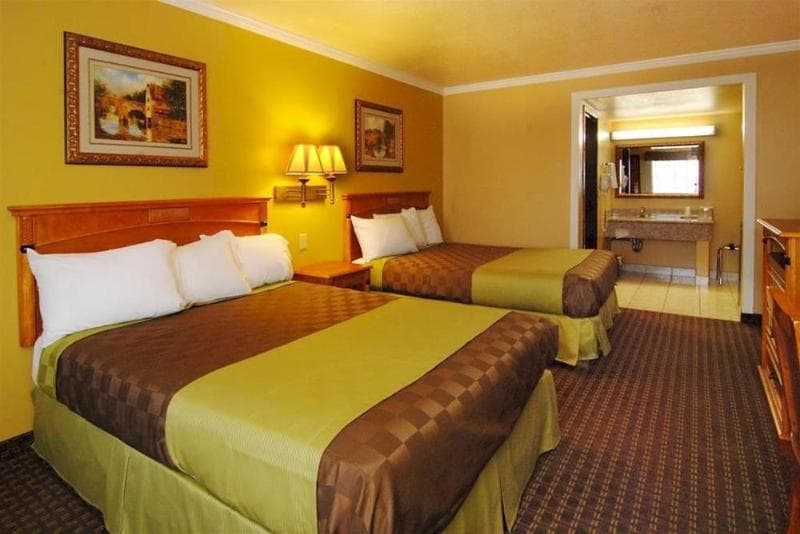 Chariot Inn 4