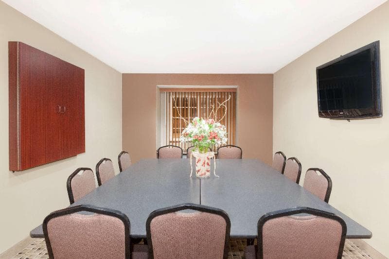 Microtel Inn & Suites By Wyndham Breaux Bridge photo 1