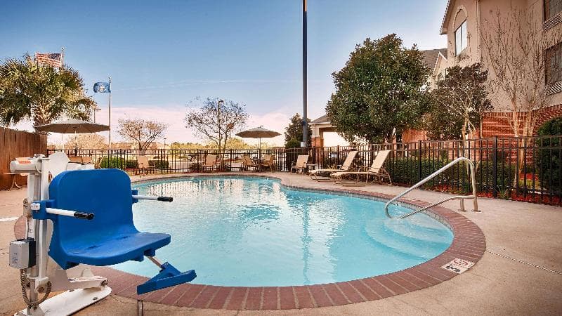 Best Western Plus Executive Hotel & Suites 4