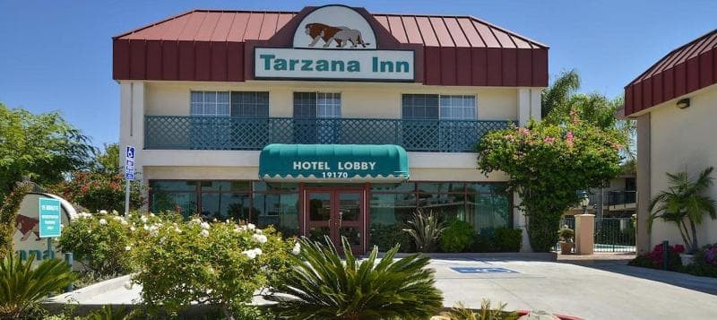 Tarzana Inn 4