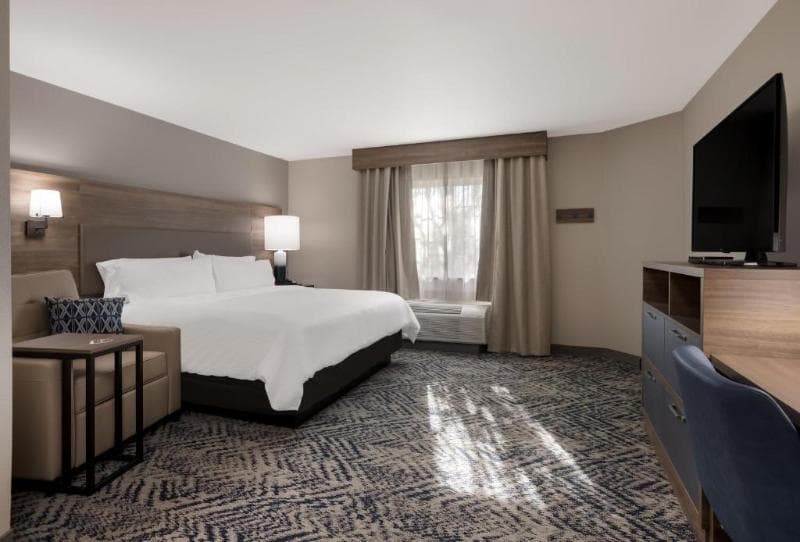 Candlewood Suites Lafayette 4