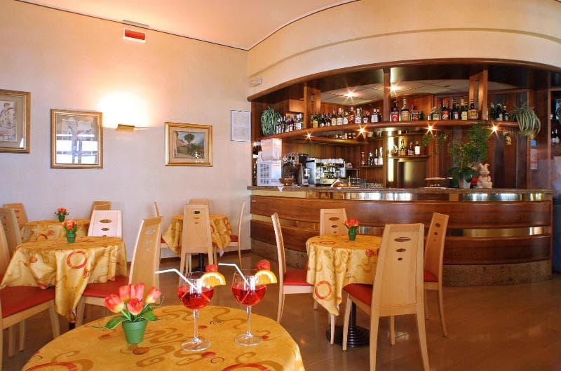 Hotel Lucia main