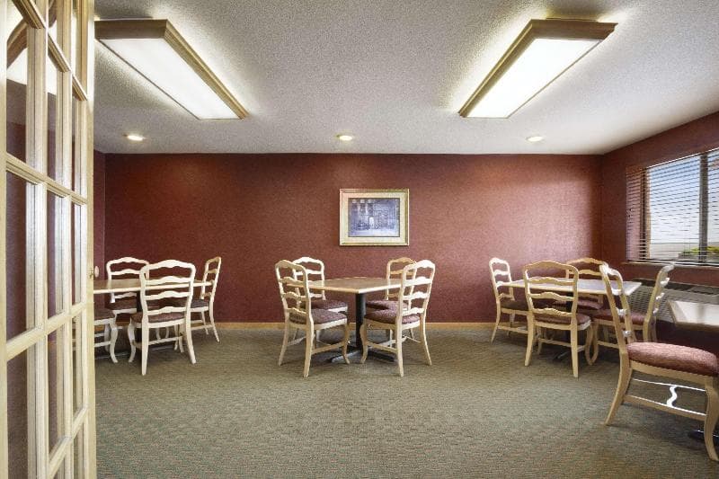 Super 8 by Wyndham Cuba 2