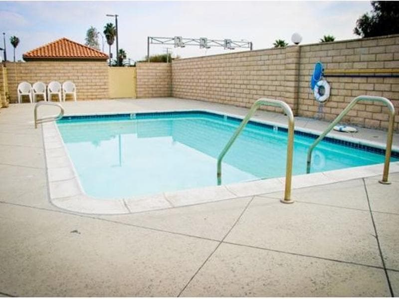 Crystal Inn & Suites 2