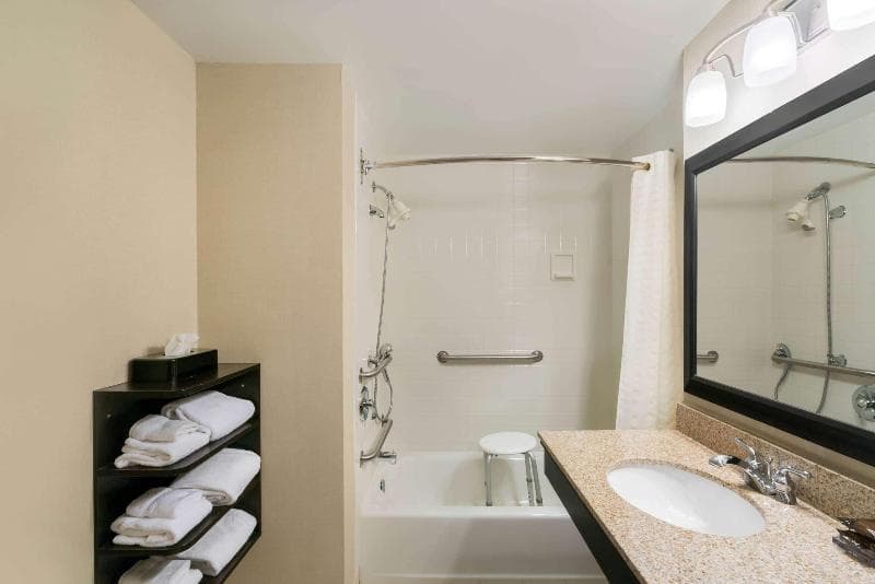 Wingate by Wyndham Lexington 5