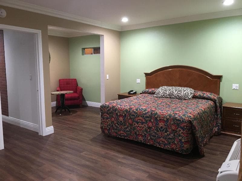 American Inn & Suites Lax Airport 3