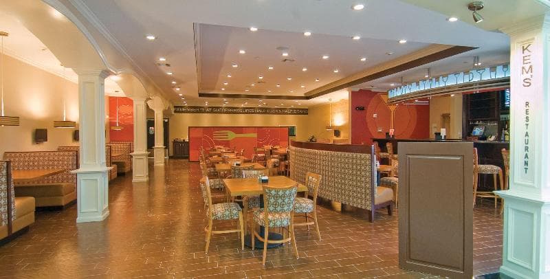 Wyndham Lake Charles 4