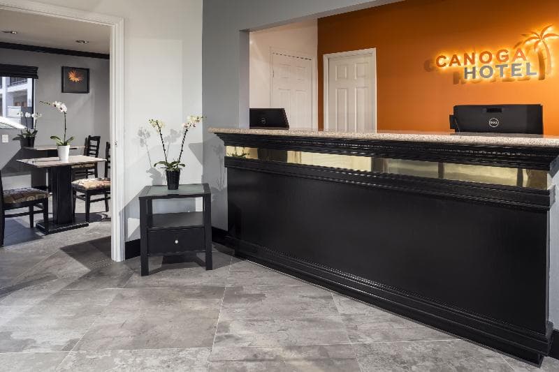 Canoga Hotel 4