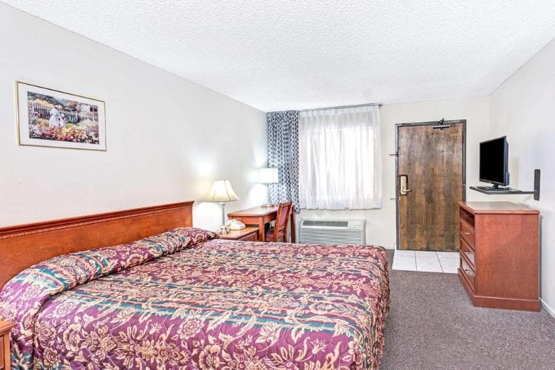 Vantage Point Inn - Woodland Hills 3