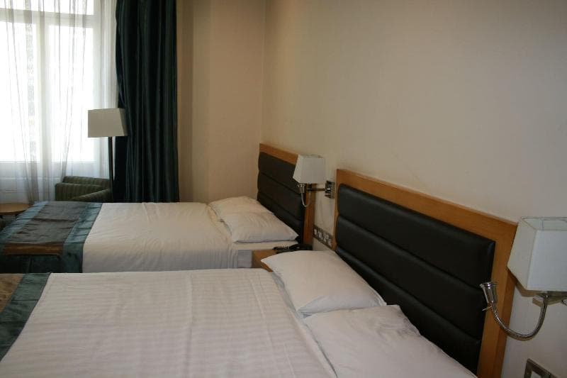 Cromwell International Hotel main